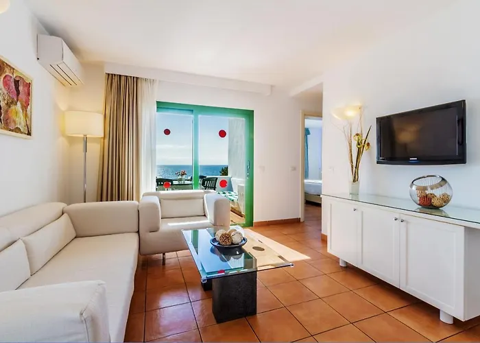 Holiday park Velazquez Puerto del Carmen (Lanzarote)